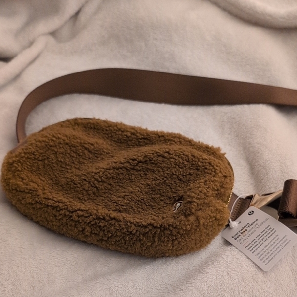 lululemon athletica Brown Fleece Bag - Picture 1 of 7